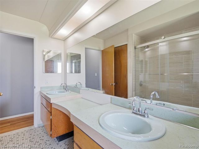 30314 Birch Tree Drive, Warren, MI 48093