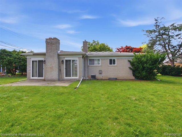 30314 Birch Tree Drive, Warren, MI 48093