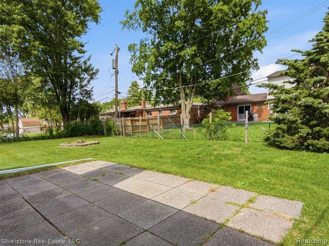 30314 Birch Tree Drive, Warren, MI 48093