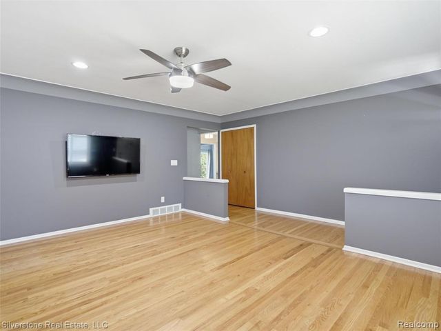 30314 Birch Tree Drive, Warren, MI 48093