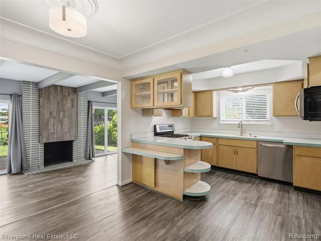 30314 Birch Tree Drive, Warren, MI 48093