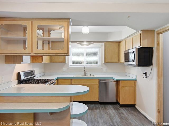 30314 Birch Tree Drive, Warren, MI 48093