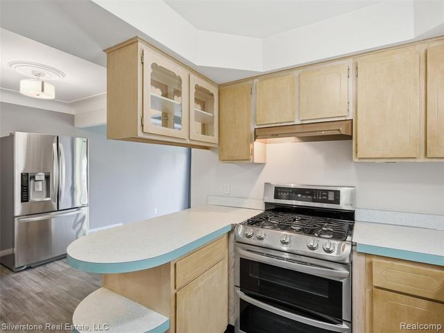 30314 Birch Tree Drive, Warren, MI 48093
