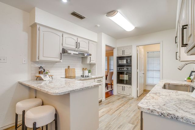 2907 Creekwood Drive, Grapevine, TX 76051