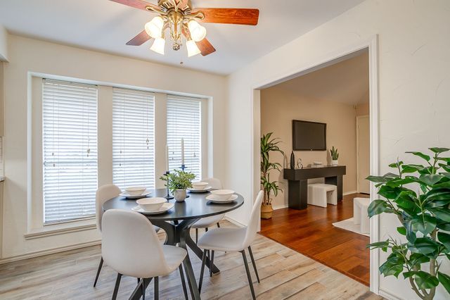 2907 Creekwood Drive, Grapevine, TX 76051