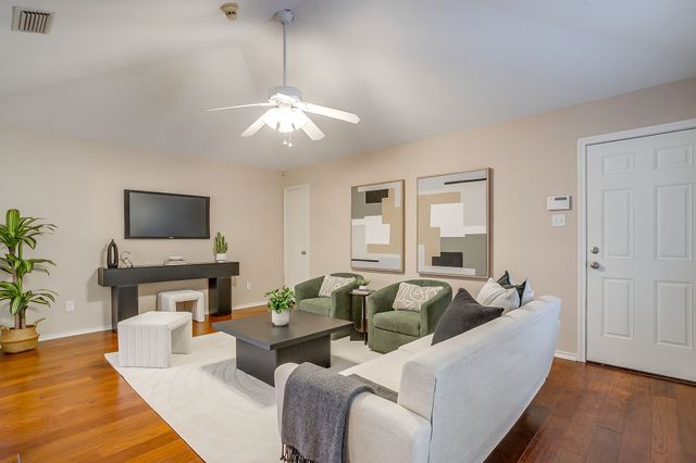 2907 Creekwood Drive, Grapevine, TX 76051