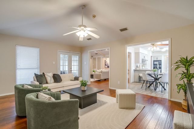 2907 Creekwood Drive, Grapevine, TX 76051