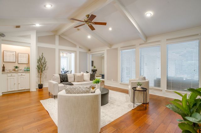 2907 Creekwood Drive, Grapevine, TX 76051
