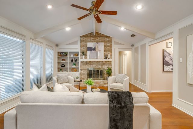 2907 Creekwood Drive, Grapevine, TX 76051