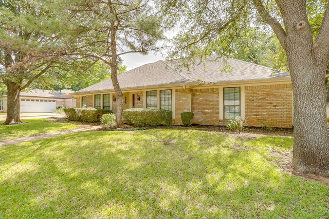 2907 Creekwood Drive, Grapevine, TX 76051