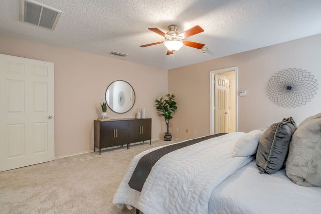 2907 Creekwood Drive, Grapevine, TX 76051