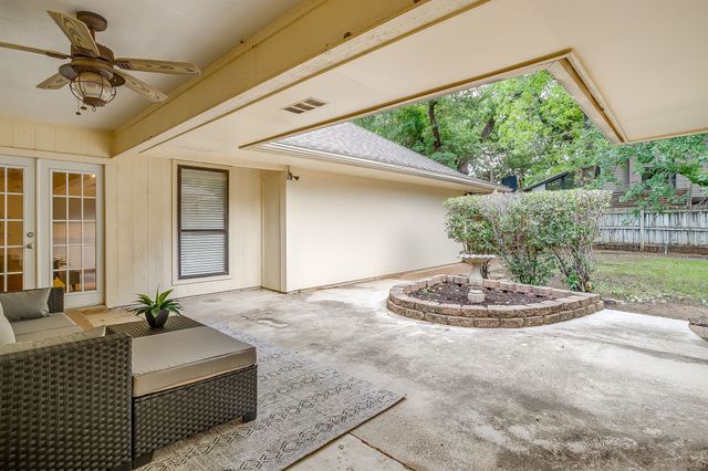 2907 Creekwood Drive, Grapevine, TX 76051