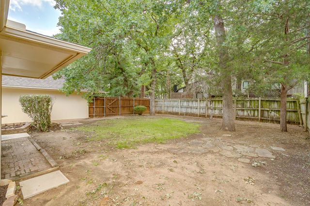 2907 Creekwood Drive, Grapevine, TX 76051