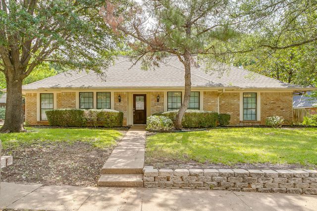 2907 Creekwood Drive, Grapevine, TX 76051