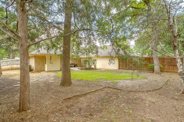 2907 Creekwood Drive, Grapevine, TX 76051