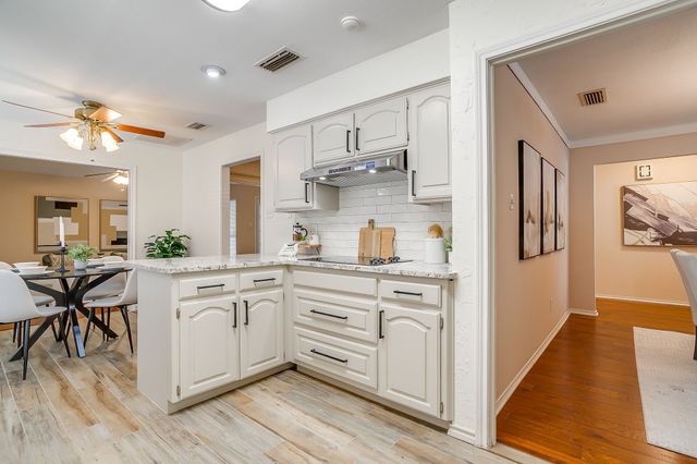 2907 Creekwood Drive, Grapevine, TX 76051