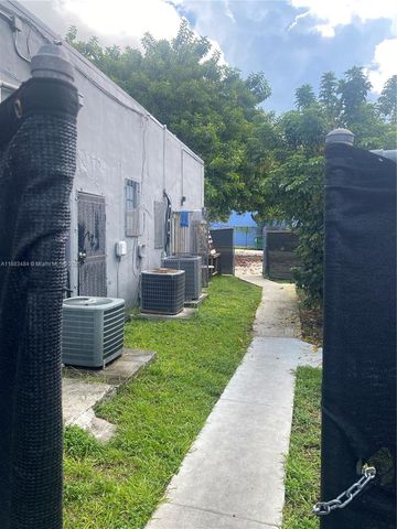 1082 NW 54th St, Miami, FL 33127