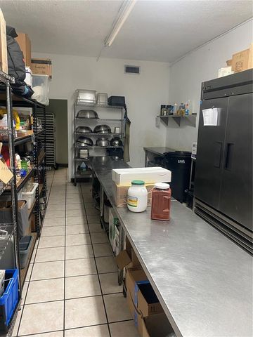 1082 NW 54th St, Miami, FL 33127