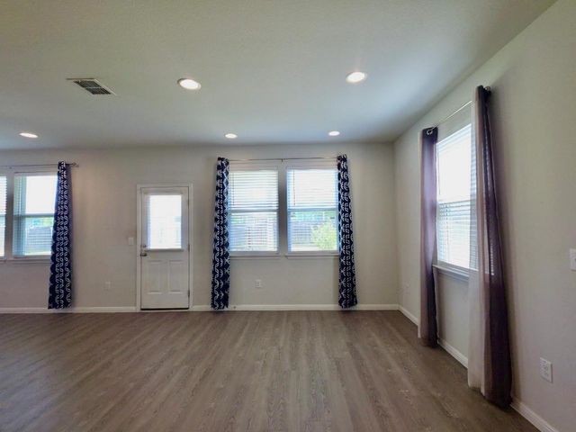 10400 Alemoor DR, Austin, TX 78747