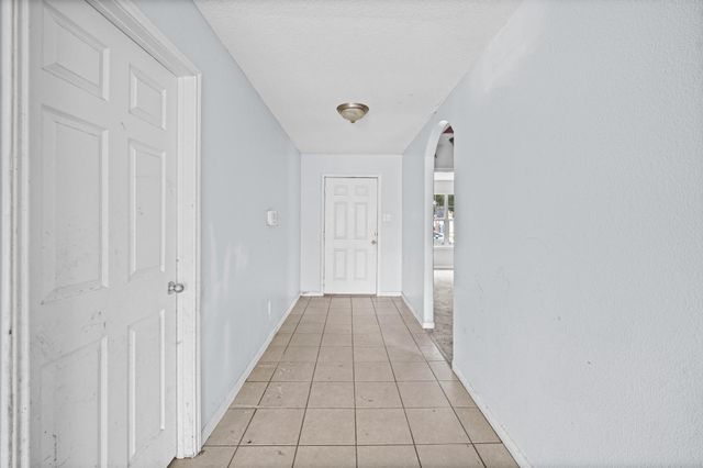 907 Marigold Road, Baytown, TX 77521