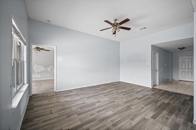 907 Marigold Road, Baytown, TX 77521