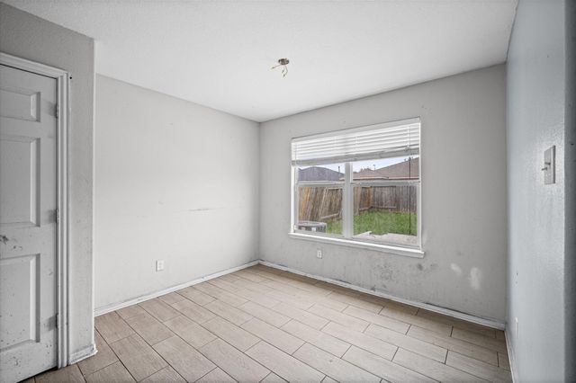 907 Marigold Road, Baytown, TX 77521