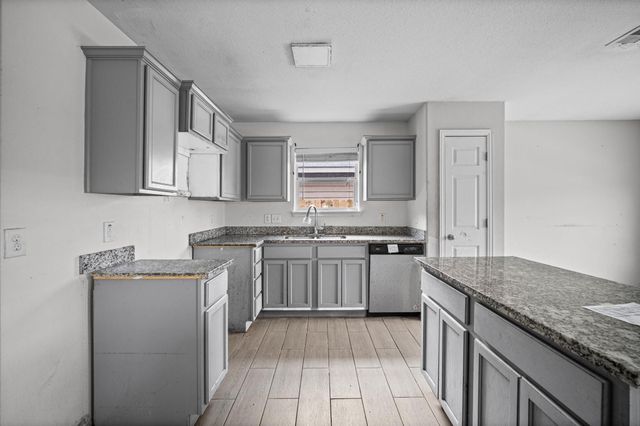 907 Marigold Road, Baytown, TX 77521