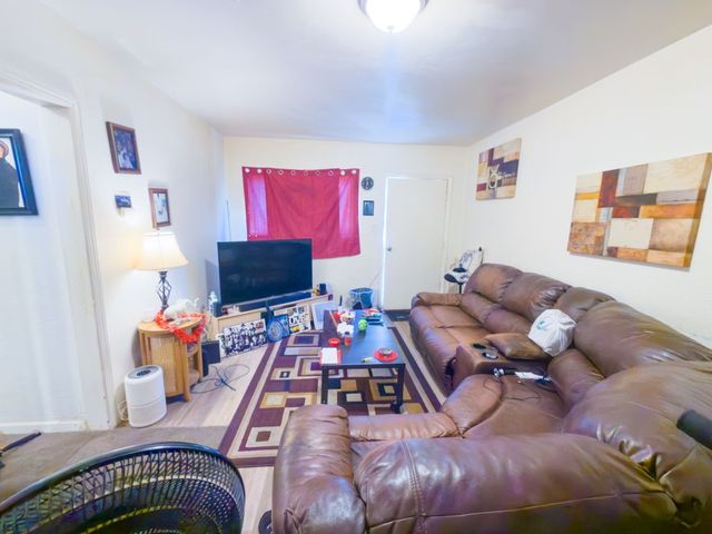 245 W 73rd, Los Angeles, CA 90003