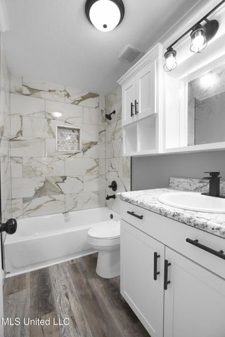 2416 N Sycamore Street, Pascagoula, MS 39581