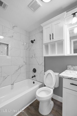 2416 N Sycamore Street, Pascagoula, MS 39581