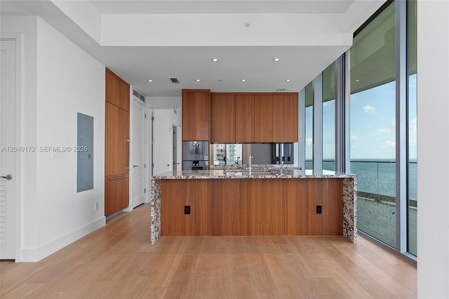 175 SE 25th Rd 1003, Miami, FL 33129