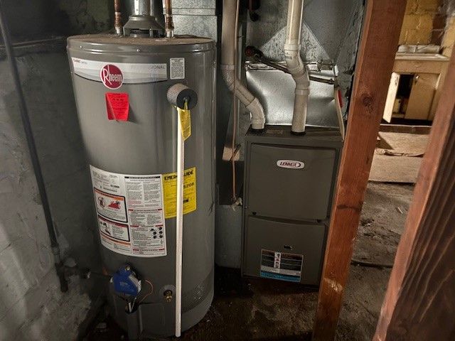 426 S 4th Avenue W, Newton, IA 50208