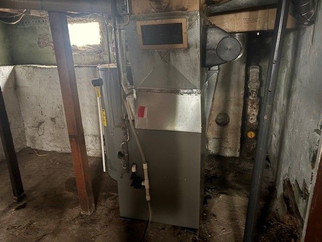 426 S 4th Avenue W, Newton, IA 50208