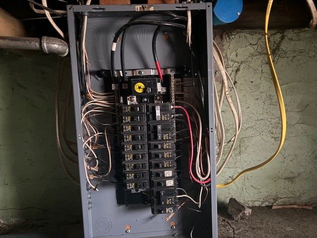 426 S 4th Avenue W, Newton, IA 50208