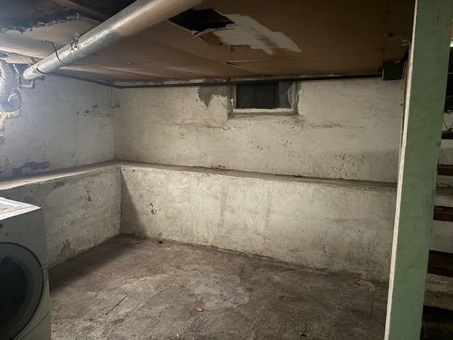 426 S 4th Avenue W, Newton, IA 50208