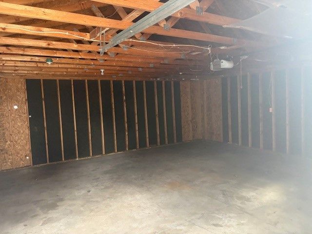 426 S 4th Avenue W, Newton, IA 50208