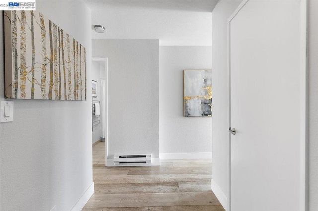 130 Lakeshore Ct, Richmond, CA 94804