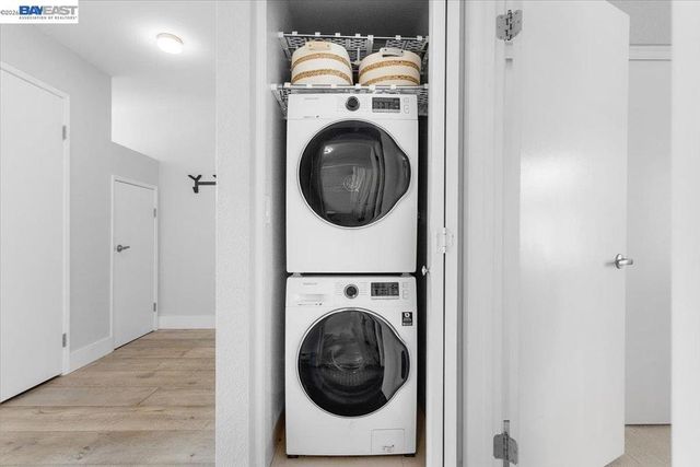 130 Lakeshore Ct, Richmond, CA 94804