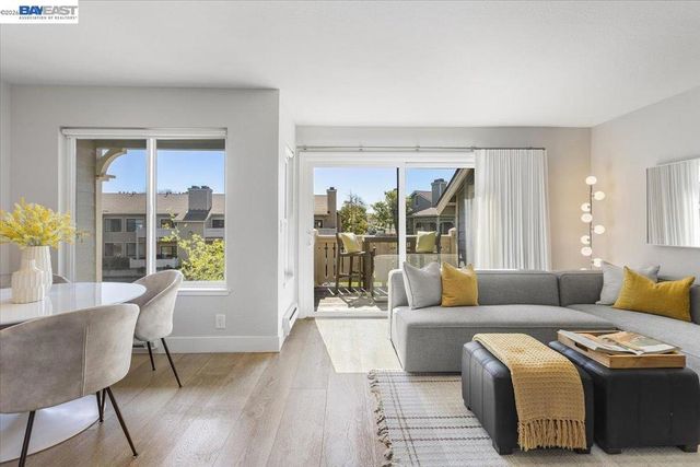 130 Lakeshore Ct, Richmond, CA 94804