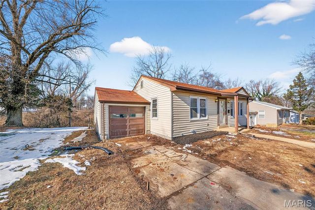 2506 Shannonaire Drive, Jennings, MO 63136