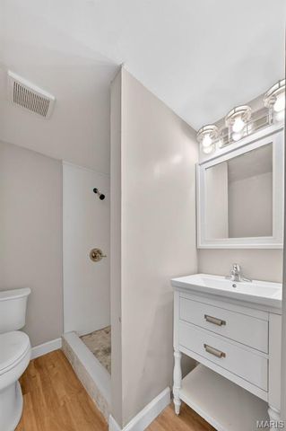 2506 Shannonaire Drive, Jennings, MO 63136