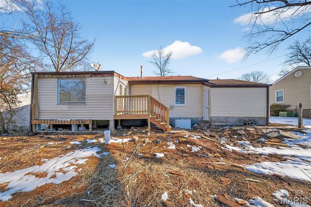 2506 Shannonaire Drive, Jennings, MO 63136