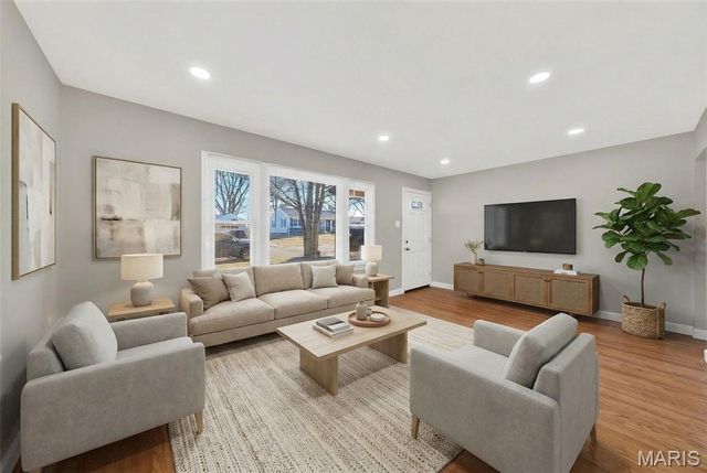 2506 Shannonaire Drive, Jennings, MO 63136