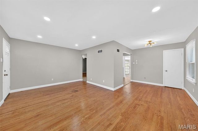 2506 Shannonaire Drive, Jennings, MO 63136