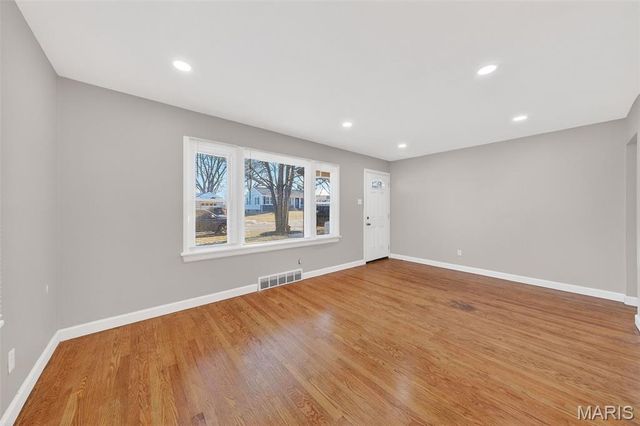 2506 Shannonaire Drive, Jennings, MO 63136