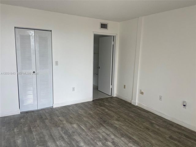 8321 NW 7th Street 1407, Miami, FL 33126