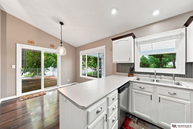 5201 NW 7th Street, Lincoln, NE 68521