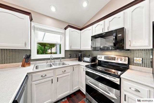 5201 NW 7th Street, Lincoln, NE 68521