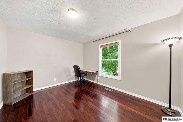 5201 NW 7th Street, Lincoln, NE 68521