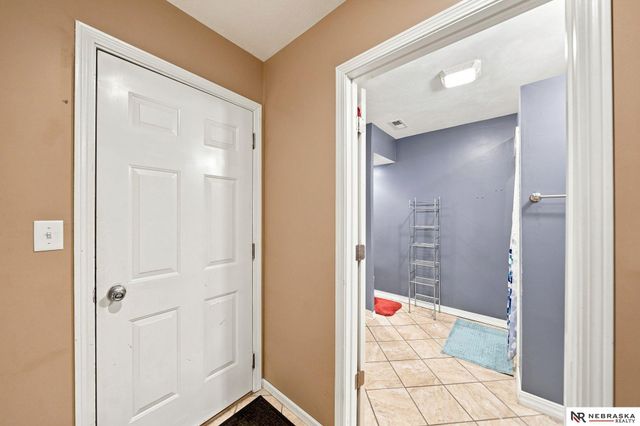 5201 NW 7th Street, Lincoln, NE 68521